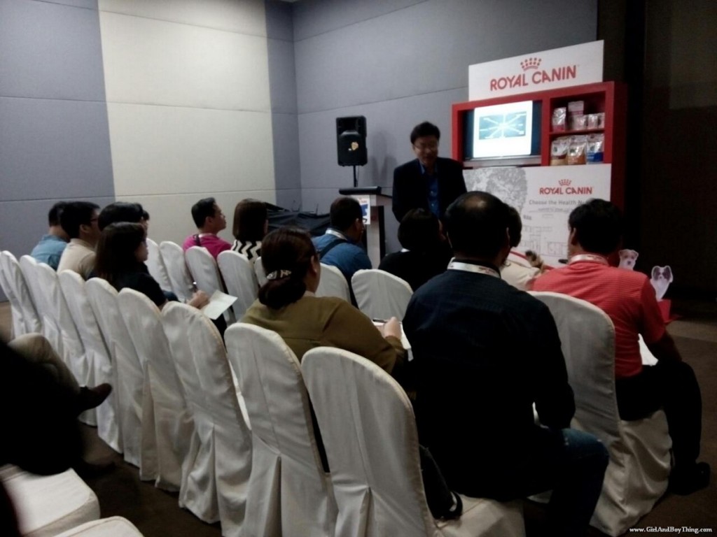 Royal Canin Pet Shop University