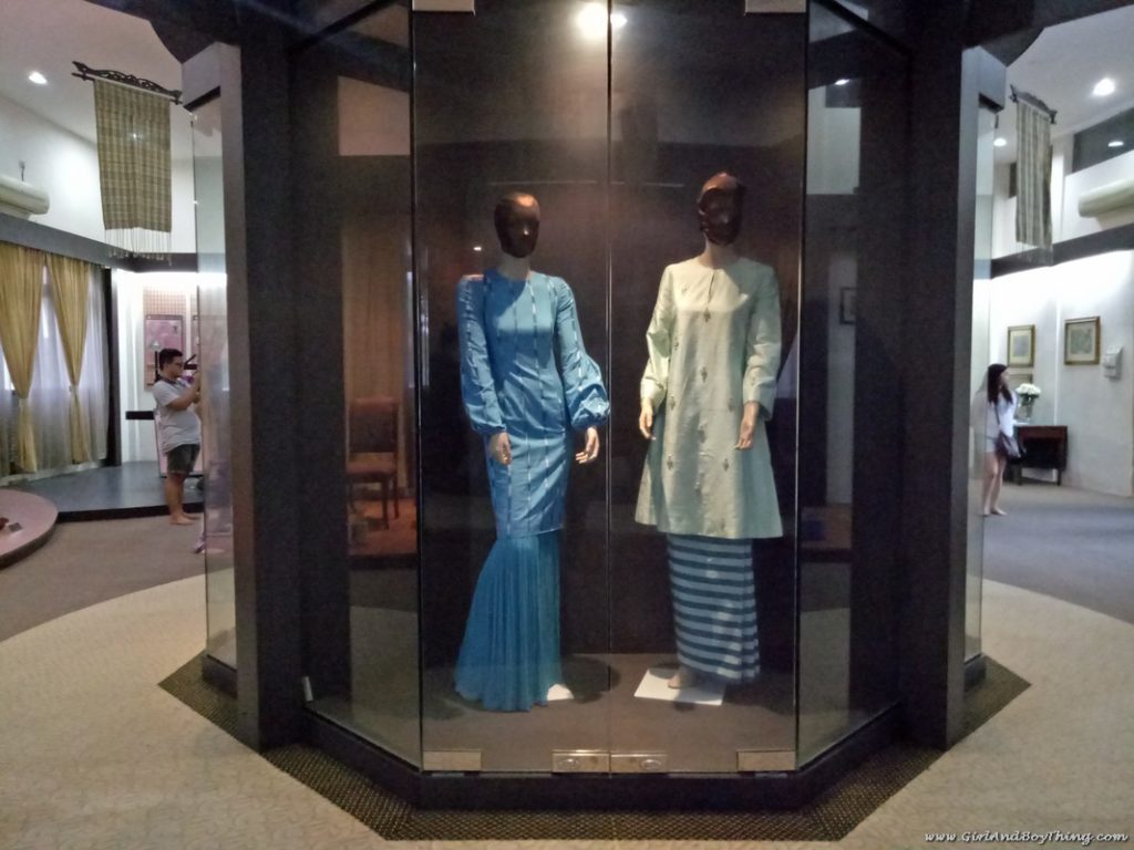 The Art of Hand-woven Fabrics at Tenun Pahang Diraja