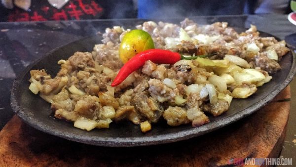 Aling Lucing's sisig