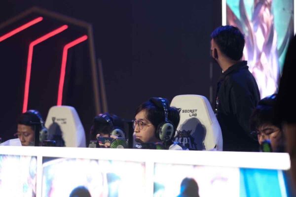 OhMyV33nus Wins Razer Gold Player Of The Week Award From March 28 to April 2