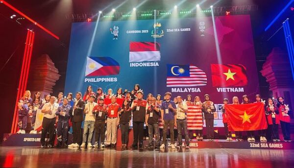 Team Philippines Bags Gold and Silver At The 32nd SEA Games' MLBB Male and Female Category