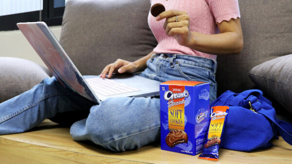 Enjoy Your Me-time Activity With Cream-O Brownie Soft Cookies