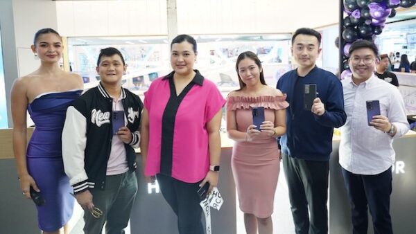 HONOR Opens New Experience Store at Megamall + HONOR V2 Sale!